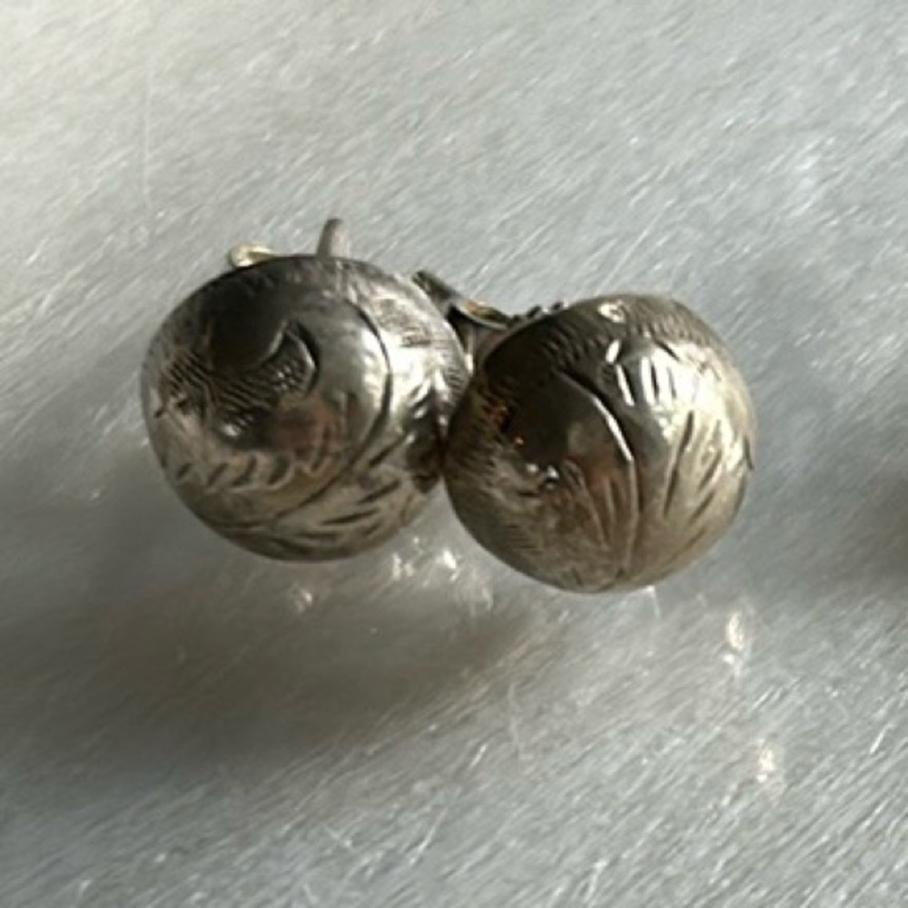 6 Pairs of Various Sterling Silver Post Earrings - Picture 3 of 8